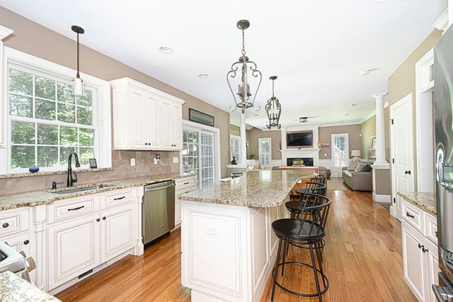 32 Sewall St, Shrewsbury, MA 01545