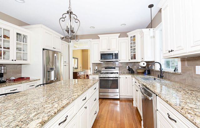 32 Sewall St, Shrewsbury, MA 01545