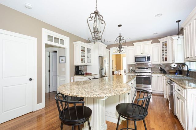 32 Sewall St, Shrewsbury, MA 01545