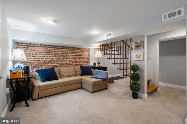 4407 GREENWICH PKWY NW, Washington, DC 20007