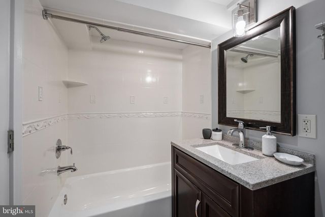 4407 GREENWICH PKWY NW, Washington, DC 20007