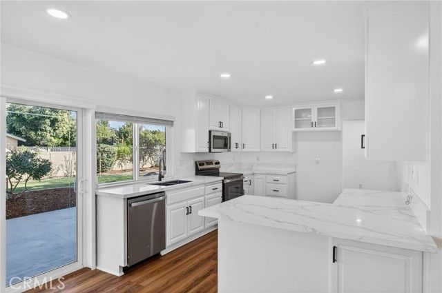 1527 Greenpoint Dr., Corona, CA 92878