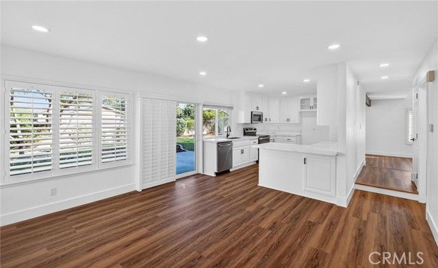 1527 Greenpoint Dr., Corona, CA 92878