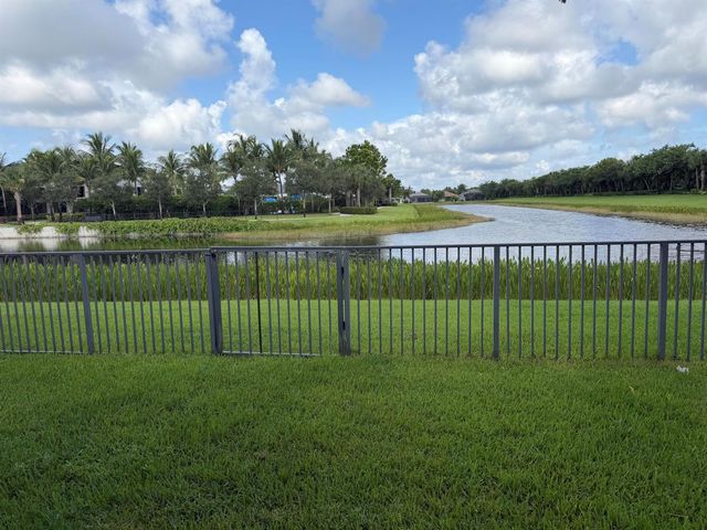 12600 Copper Mountain Pass, Boynton Beach, FL 33473