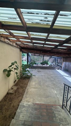 5043 E Lamona Avenue, Fresno, CA 93727