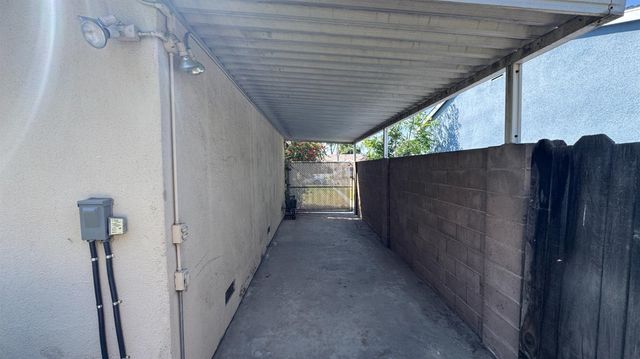 5043 E Lamona Avenue, Fresno, CA 93727