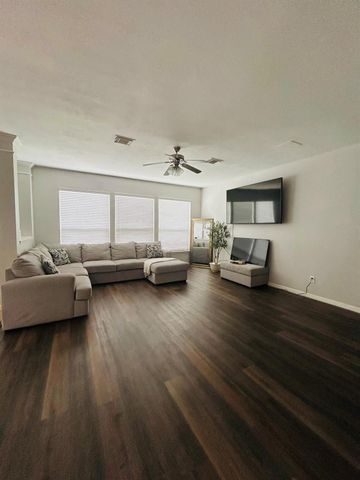 18902 Cluster Oaks Drive, Magnolia, TX 77355