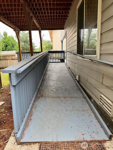 27120 117th SE, Kent, WA 98030
