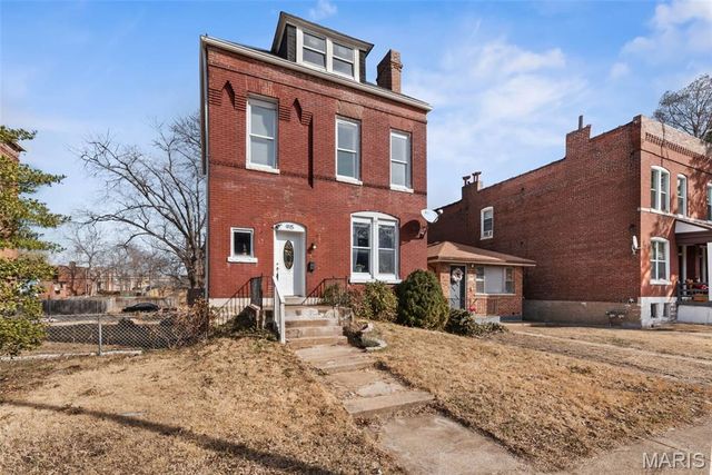 915 Bates Street, St Louis, MO 63111