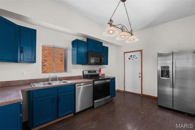 915 Bates Street, St Louis, MO 63111