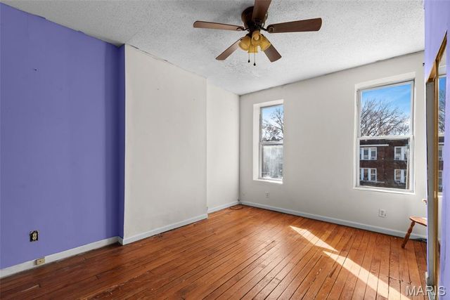 915 Bates Street, St Louis, MO 63111