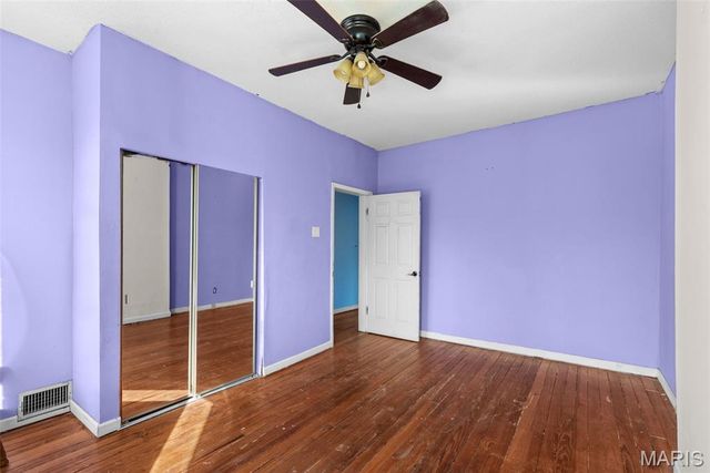 915 Bates Street, St Louis, MO 63111