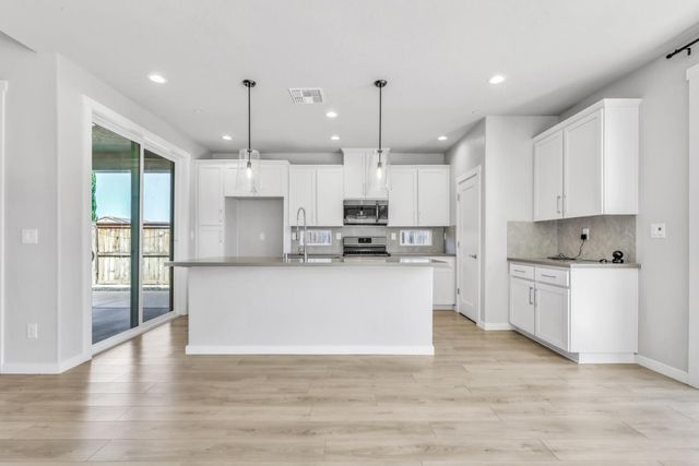 12182 Hetch Hechy Dr, Rancho Cordova, CA 95742