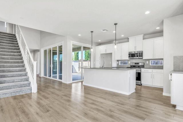 12182 Hetch Hechy Dr, Rancho Cordova, CA 95742