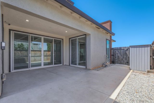 12182 Hetch Hechy Dr, Rancho Cordova, CA 95742