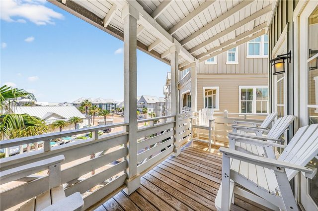 140 Social Circ 3-305, Port Aransas, TX 78373