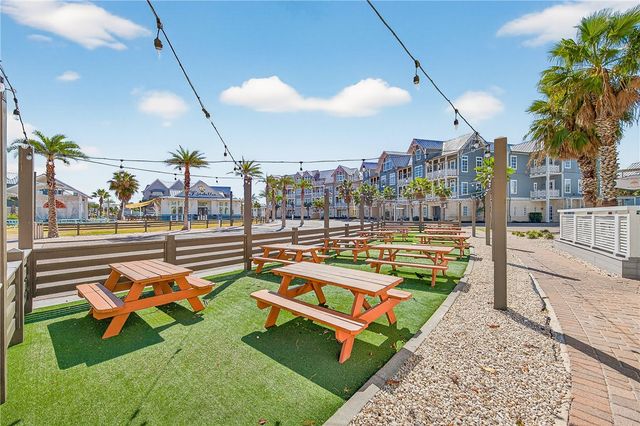 140 Social Circ 3-305, Port Aransas, TX 78373