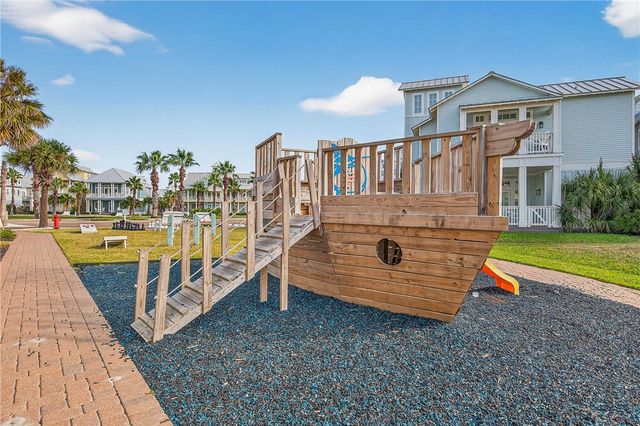 140 Social Circ 3-305, Port Aransas, TX 78373