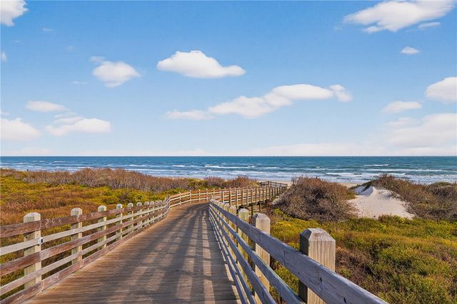 140 Social Circ 3-305, Port Aransas, TX 78373
