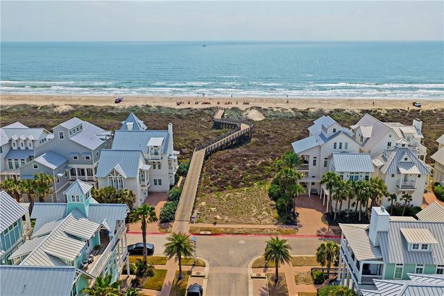 140 Social Circ 3-305, Port Aransas, TX 78373
