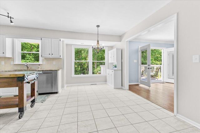4300 Kings Chase DR, Roanoke, VA 24018