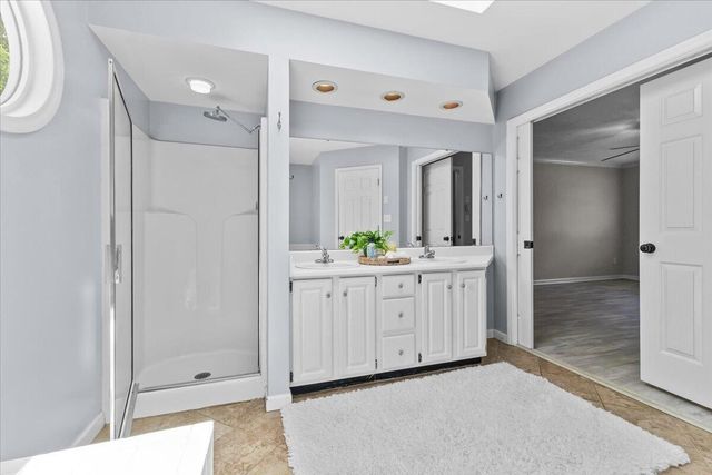 4300 Kings Chase DR, Roanoke, VA 24018