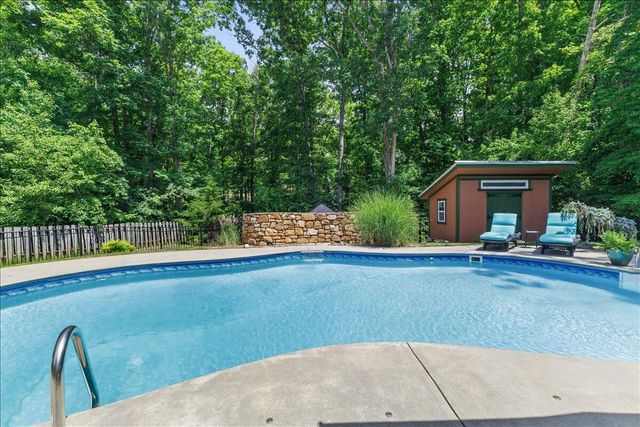 4300 Kings Chase DR, Roanoke, VA 24018