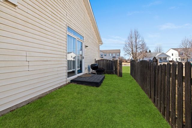 3020 Hoffman Street, Plano, IL 60545