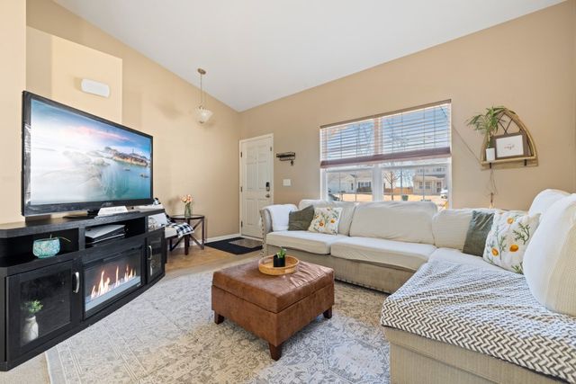 3020 Hoffman Street, Plano, IL 60545