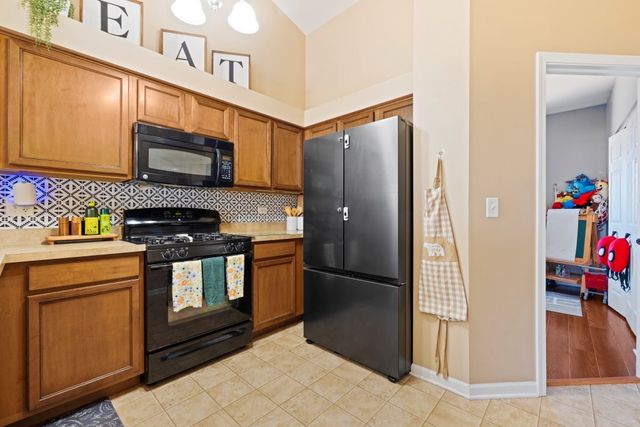 3020 Hoffman Street, Plano, IL 60545