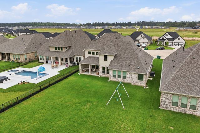 208 Peninsula Point Drive, Montgomery, TX 77356