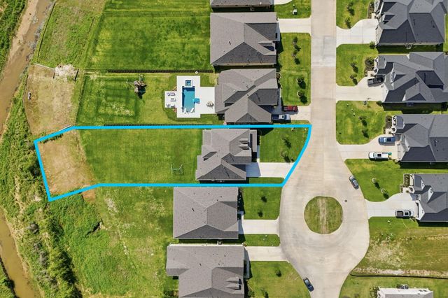 208 Peninsula Point Drive, Montgomery, TX 77356