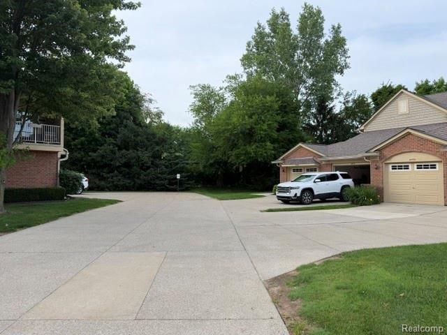 55194 Westchester Drive, Utica, MI 48316