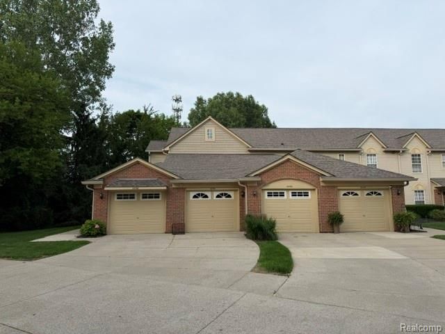 55194 Westchester Drive, Utica, MI 48316