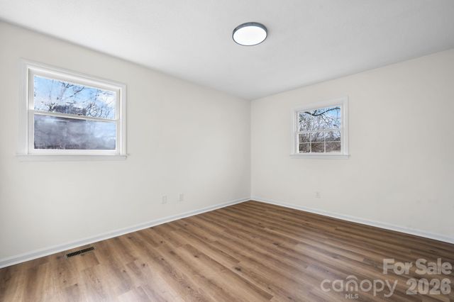 196 25th Street NW, Hickory, NC 28601