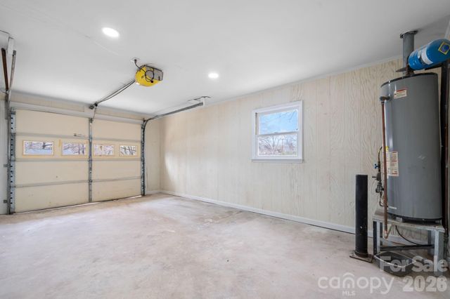 196 25th Street NW, Hickory, NC 28601