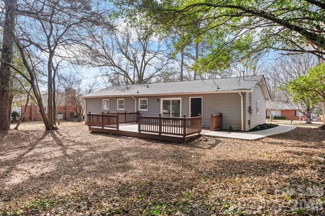 196 25th Street NW, Hickory, NC 28601