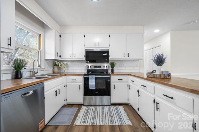 196 25th Street NW, Hickory, NC 28601