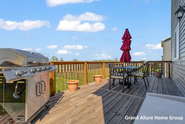 135 Brynwood Avenue, Holland Twp, MI 49423