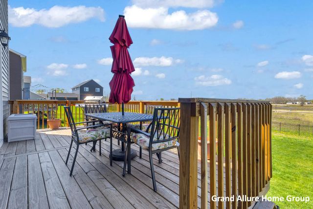 135 Brynwood Avenue, Holland Twp, MI 49423