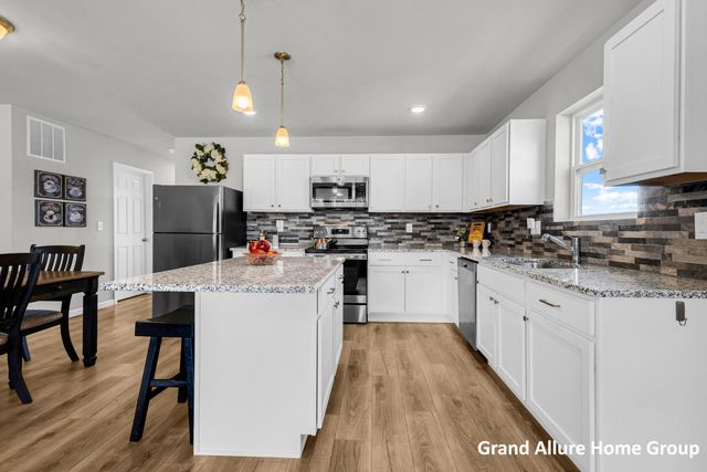 135 Brynwood Avenue, Holland Twp, MI 49423