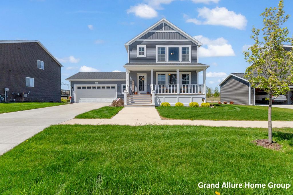 135 Brynwood Avenue, Holland Twp, MI 49423