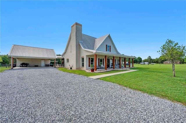 6576 E Ranch Road, Grand Bay, AL 36541