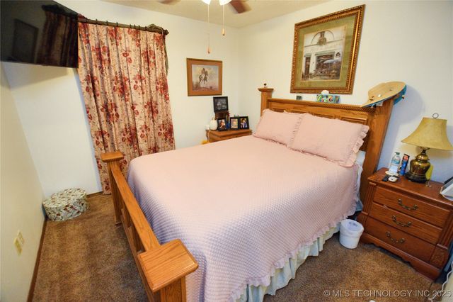 5747 E 620 Road, Locust Grove, OK 74352