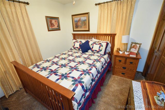 5747 E 620 Road, Locust Grove, OK 74352