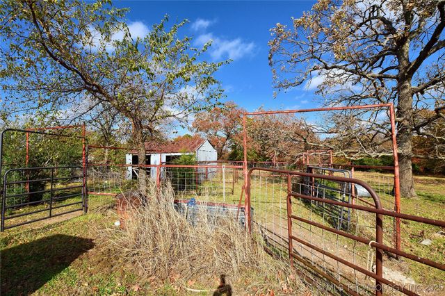 5747 E 620 Road, Locust Grove, OK 74352