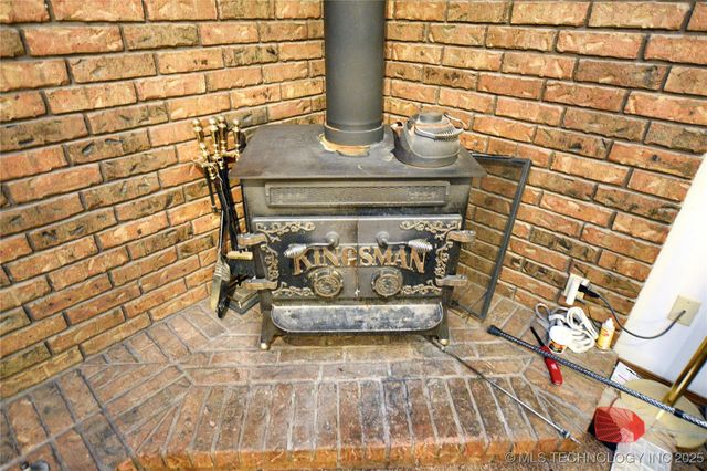 5747 E 620 Road, Locust Grove, OK 74352