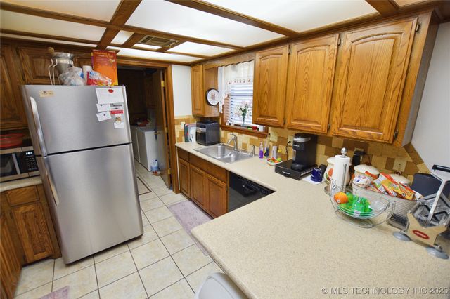 5747 E 620 Road, Locust Grove, OK 74352