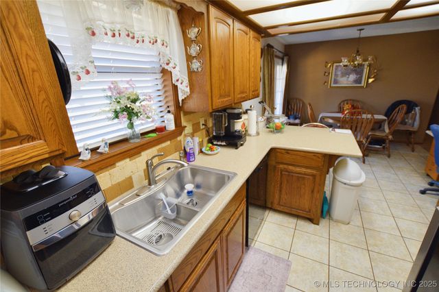 5747 E 620 Road, Locust Grove, OK 74352