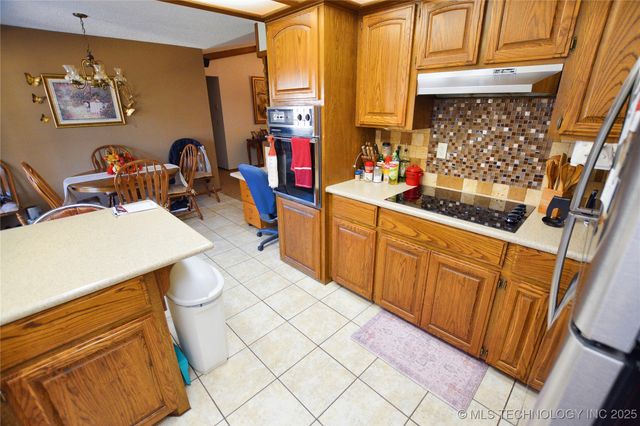 5747 E 620 Road, Locust Grove, OK 74352